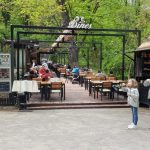 Dines, restaurant in Parcul Carol la Arenele Romane