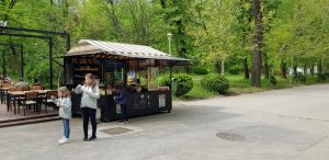 Dines, restaurant in Parcul Carol la Arenele Romane