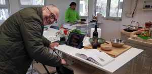 Florin si Victoria si atelierul lor de ceramica de la Gurbanesti