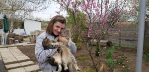 Florin si Victoria si atelierul lor de ceramica de la Gurbanesti