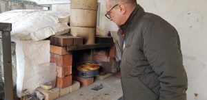 Florin si Victoria si atelierul lor de ceramica de la Gurbanesti