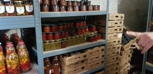 Florin si Victoria si atelierul lor de ceramica de la Gurbanesti