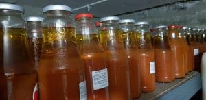 Florin si Victoria si atelierul lor de ceramica de la Gurbanesti