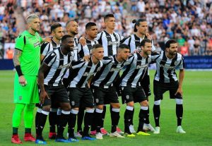 Jack's Pub waiters idols