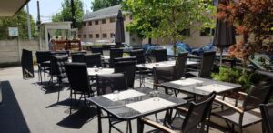 La Papile restaurant multicuisine la Piata Libertatii 18