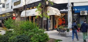 Magnolia Cafe, cefenea langa Biserica Alba in Bucuresti