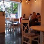 Casa Clatitelor, bistrou de fete