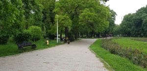 Parcul Floreasca spre Radu Beller, cu restaurantele B4 si Corto Maltese