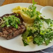 B4 Market terasa cu bistrou all day breakfast in Parcul Floreasca