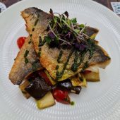 B4 Market terasa cu bistrou all day breakfast in Parcul Floreasca