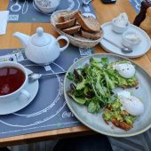 B4 Market terasa cu bistrou all day breakfast in Parcul Floreasca