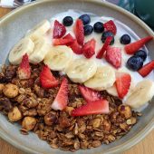 B4 Market terasa cu bistrou all day breakfast in Parcul Floreasca