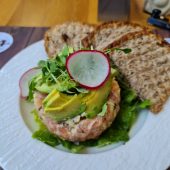 B4 Market terasa cu bistrou all day breakfast in Parcul Floreasca