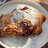 B4 Market terasa cu bistrou all day breakfast in Parcul Floreasca