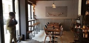 UrBarn, cafenea hambar urban la Piata Romana