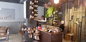 UrBarn, cafenea hambar urban la Piata Romana