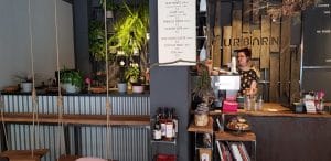 UrBarn, cafenea hambar urban la Piata Romana