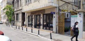 UrBarn, cafenea hambar urban la Piata Romana