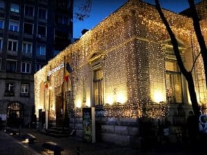 Carturesti Verona librarie si ceainarie pe bd. Magheru din Bucuresti in zona Piata Romana
