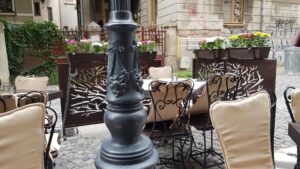 Forever Young, restaurant si club in Centrul Vechi