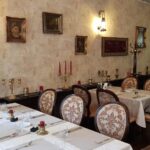 Forever Young, restaurant si club in Centrul Vechi