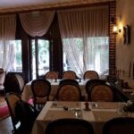 Forever Young, restaurant si club in Centrul Vechi
