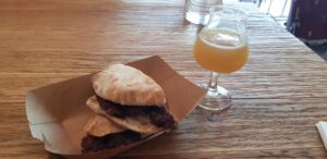 Hangar Ground Zero in Pipera bistrou bar berarie si club 24