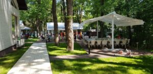 Lazoo Restaurant Lounge in Padurea Baneasca langa Zoo 26