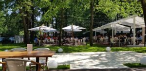 Lazoo Restaurant Lounge in Padurea Baneasca langa Zoo 30