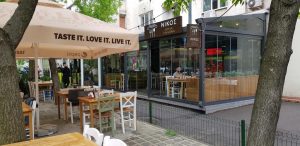 Nikos Greek Taverna, restaurant grecesc la Piata Alba iulia