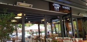 Nikos Greek Taverna, restaurant grecesc la Piata Alba Iulia