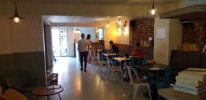 Omega House spatiu de co living co working cu cafenea 19