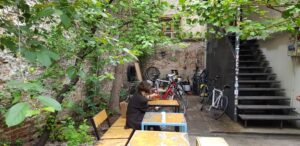 Pinion Coffeeshop Atelier Pinion cafenea bike friendly la Piata Romana 13