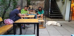 Pinion Coffeeshop Atelier Pinion cafenea boema bikers friendly 3