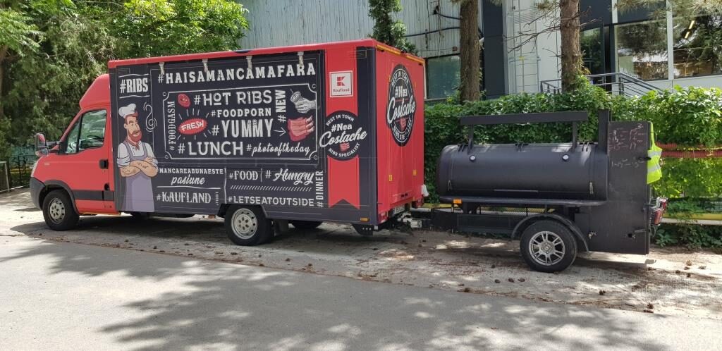 Food Circus restaurant fast food cu autoservire in Pipera 