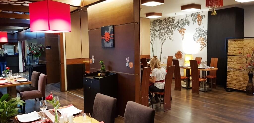 Mandarin Asian Restaurant in complexul Jolie Ville Voluntari 
