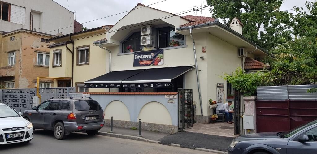 Pasterra pasta bar si bacania La Bottega del Tartufo 