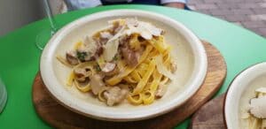 Pasterra pasta bar si bacania La Bottega del Tartufo 33