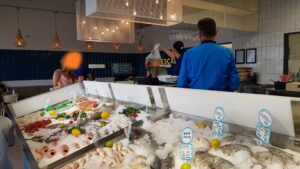 Pestele si fructele de mare ale lui Sorin Barbu