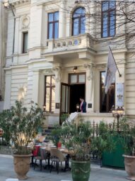 Terasa Le Bistrot Francais Relais et Chateaux