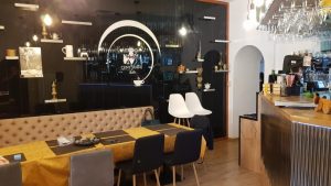 Cent'anni, restaurant italian popular