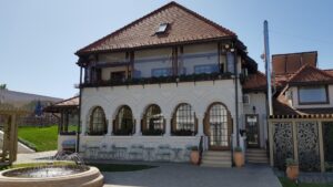 Conacul Casa Timis din Bucov, al lui Radu si al Cristinei Timis