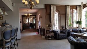 Conacul Casa Timis din Bucov, al lui Radu si al Cristinei Timis