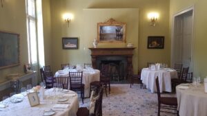 Sufrageria (saloanele Efrem Obrenovici si Claire Hagianoff)