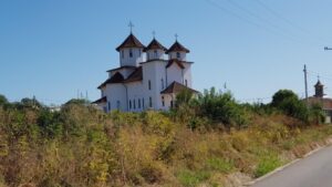 Dealurile din Bucov in jurul conacului Casa Timis