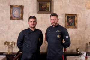 Forever Young, restaurant si club in Centrul Vechi al Bucurestiului