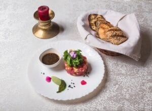 Forever Young, restaurant si club in Centrul Vechi al Bucurestiului