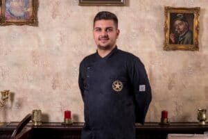 Forever Young, restaurant si club in Centrul Vechi al Bucurestiului