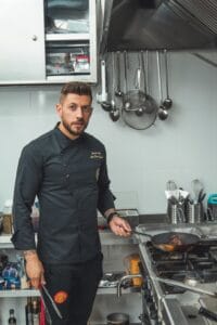 Forever Young, restaurant si club in Centrul Vechi al Bucurestiului