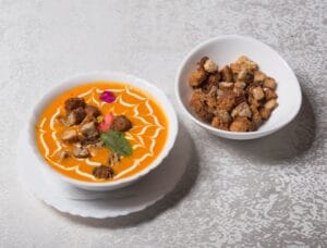 Forever Young, restaurant si club in Centrul Vechi al Bucurestiului